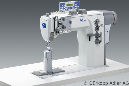 868-390322-M Одноигольная машина челночного стежка с левой колонковой платформой. Нижний, игольный транспортеры и верхний альтернирующий транспортер лапка  Встроенный привод M-TYPE (0868 990225 011)