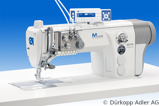 867-190945-M Одноигольная машина челночного стежка с плоской платформой. Нижний, игольный транспортеры и верхний альтернирующий транспортер лапка  Встроенный привод M-TYPE (0867 991405 008)