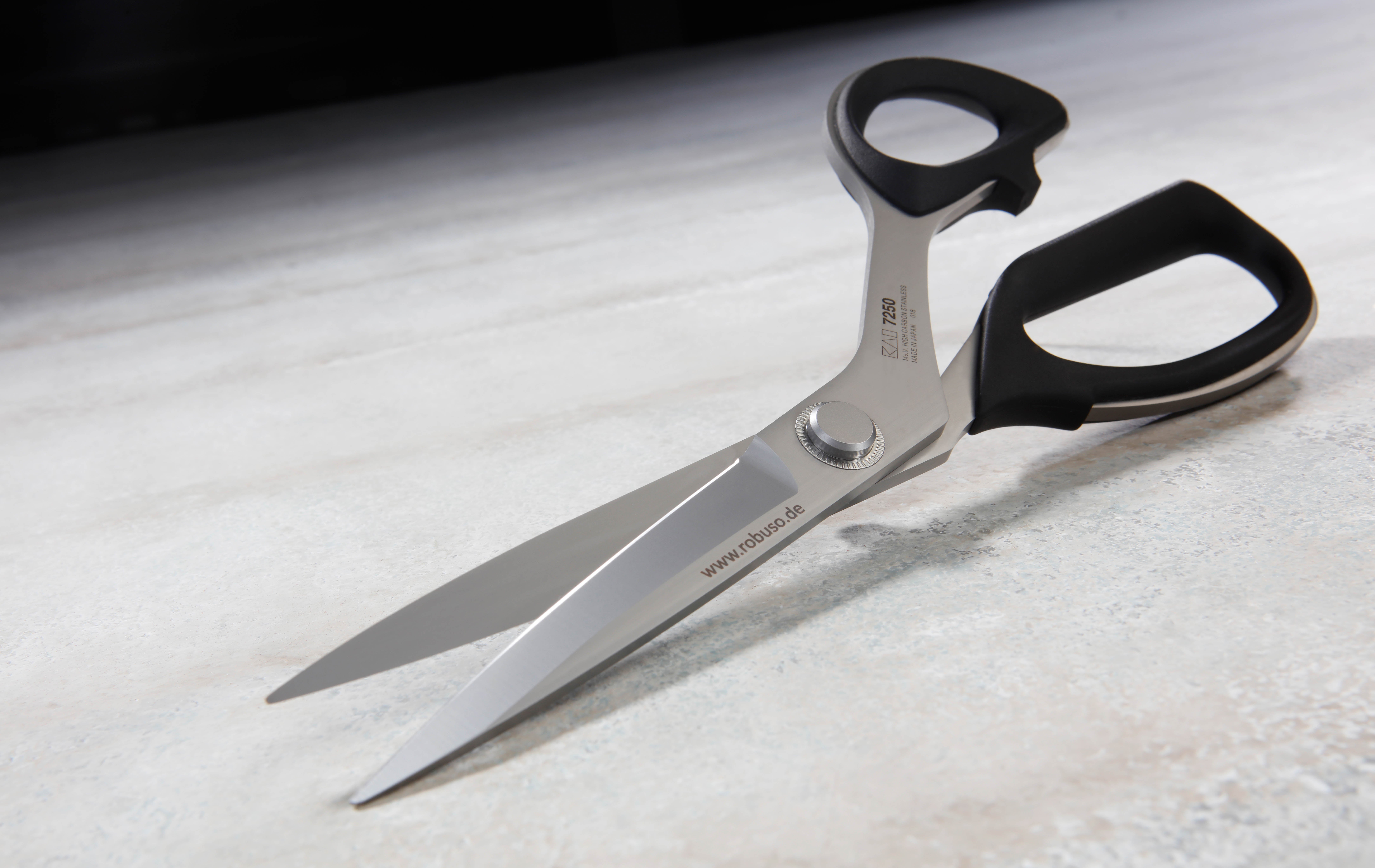 Ножницы портновские KAI 2200/R/10.5", с зубчатой кромкой