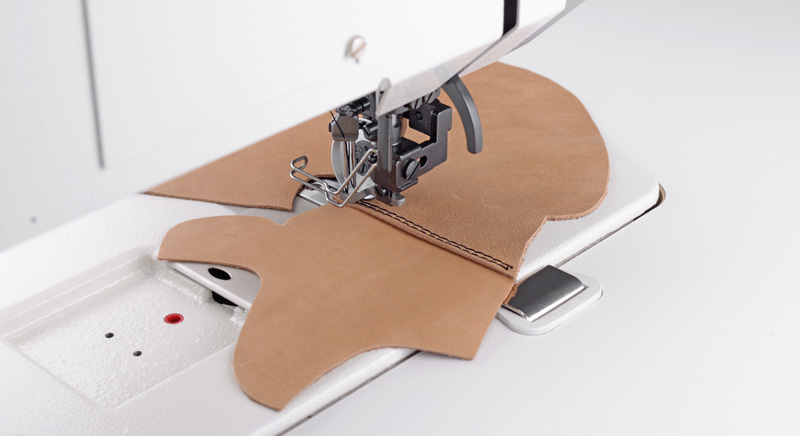 Application example for PFAFF 1244 Double-needle, lockstitch flatbed sewing machines with large vertical hook, roller presser driven and drop feed