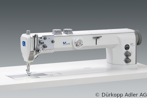 H867-190362-70 Одноигольная длиннорукавная (700мм) машина челночного стежка с плоской платформой. Усиленная версия. Нижний, игольный транспортеры и верхний альтернирующий транспортером лапкой (H867 990001 010)